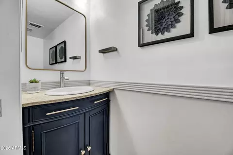 Bath - 1423 E Monte Cristo Ave, Phoenix, AZ 85022 photo 1 of 3