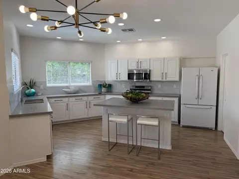 Kitchen - 4041 E Tether Trl, Phoenix, AZ 85050 photo 1 of 2
