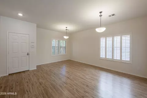 Living - 4041 E Tether Trl, Phoenix, AZ 85050 photo 2 of 3