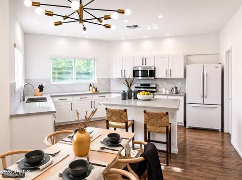 Kitchen - 4041 E Tether Trl, Phoenix, AZ 85050 photo 2 of 2