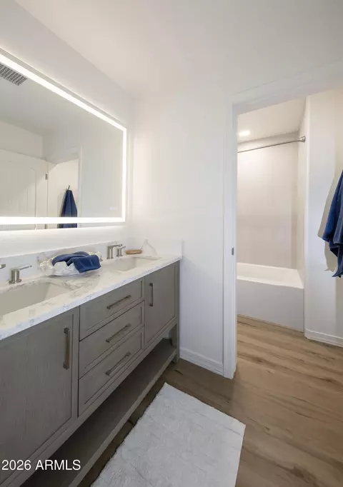 Bath - 4041 E Tether Trl, Phoenix, AZ 85050 photo 6 of 6