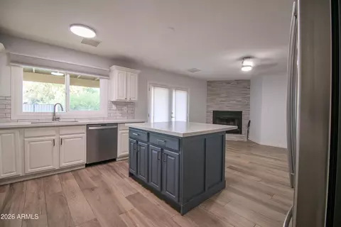 Kitchen - 2141 E Oxford Dr, Tempe, AZ 85283 photo 3 of 5