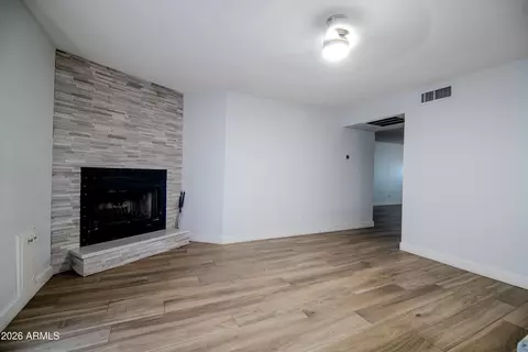 Living - 2141 E Oxford Dr, Tempe, AZ 85283 photo 2 of 5
