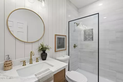 Bath - 4608 E Marconi Ave, Phoenix, AZ 85032 photo 1 of 6