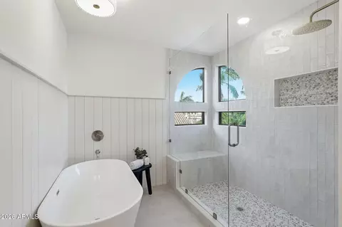 Bath - 4608 E Marconi Ave, Phoenix, AZ 85032 photo 5 of 6