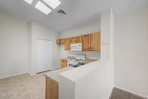 Kitchen - 879 E Hearne Way, Gilbert, AZ 85234 photo 2 of 5