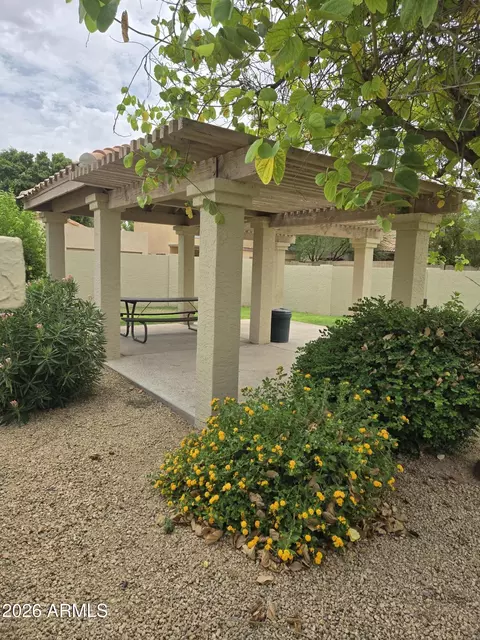 Exterior - 879 E Hearne Way, Gilbert, AZ 85234 photo 8 of 9
