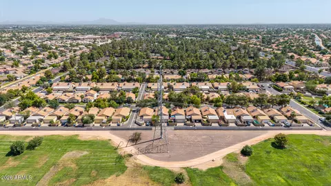 View/Area - 879 E Hearne Way, Gilbert, AZ 85234 photo 1 of 7