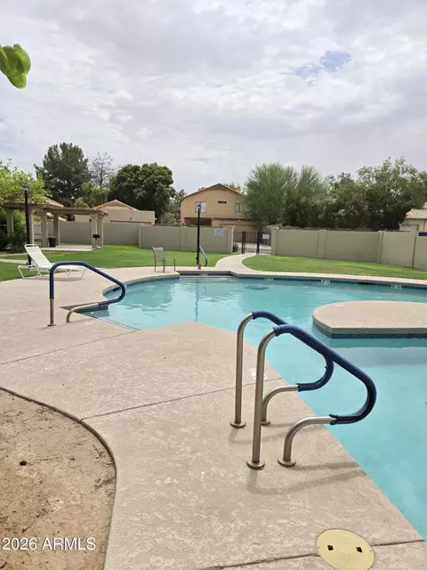 Exterior - 879 E Hearne Way, Gilbert, AZ 85234 photo 7 of 9