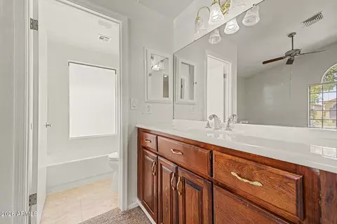 Bath - 879 E Hearne Way, Gilbert, AZ 85234 photo 2 of 3
