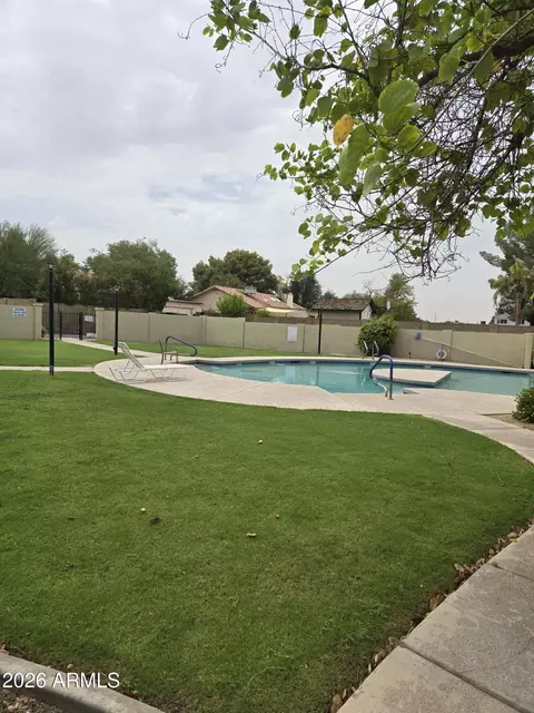 Exterior - 879 E Hearne Way, Gilbert, AZ 85234 photo 6 of 9