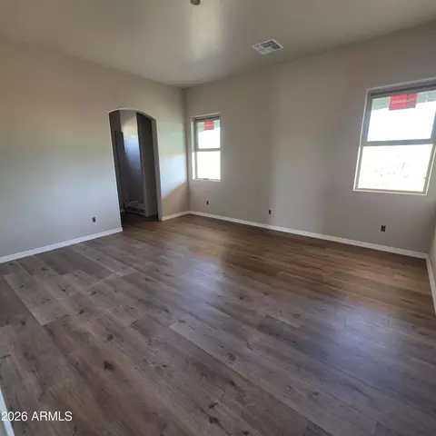 Living - 2907 E Summer Trl, Hereford, AZ 85615 photo 4 of 4