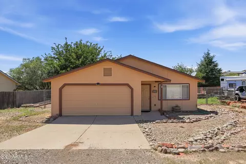 5680 N Towers Dr, Rimrock, AZ 86335