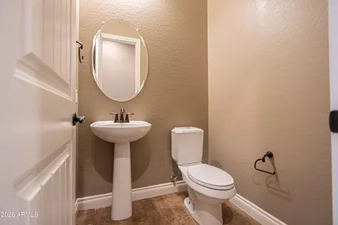 Bath - 2948 E Maplewood St, Gilbert, AZ 85297 photo 3 of 3