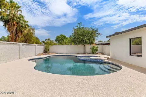 Exterior - 3926 E Laurel Ln, Phoenix, AZ 85028 photo 2 of 5
