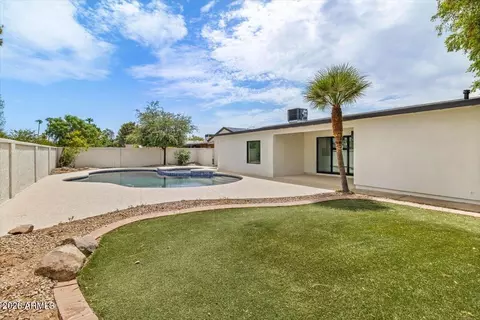 Exterior - 3926 E Laurel Ln, Phoenix, AZ 85028 photo 5 of 5