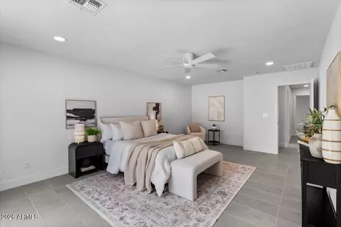 Bedroom - 3926 E Laurel Ln, Phoenix, AZ 85028 photo 2 of 5