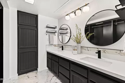 Bath - 4317 E Ludlow Dr, Phoenix, AZ 85032 photo 1 of 3