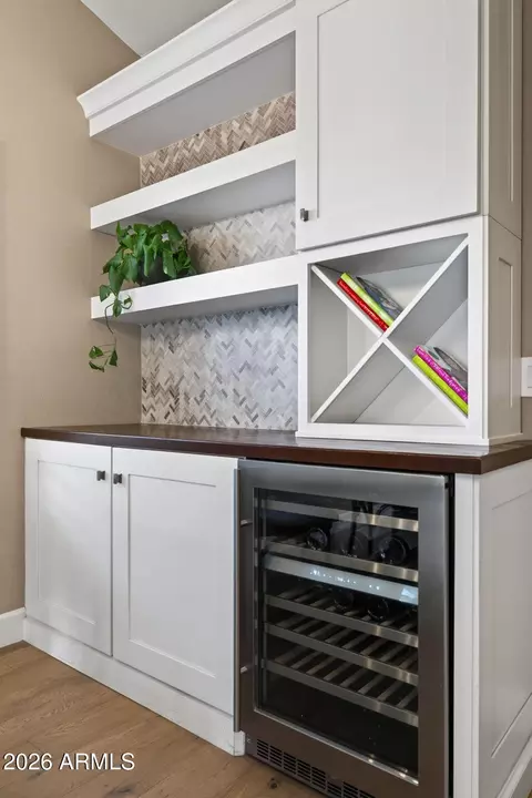 Kitchen - 4602 E Kachina Trl, Phoenix, AZ 85044 photo 5 of 5