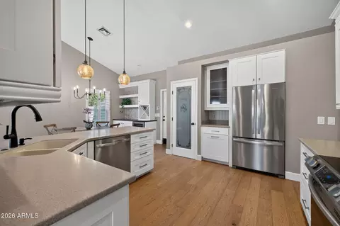 Kitchen - 4602 E Kachina Trl, Phoenix, AZ 85044 photo 3 of 5