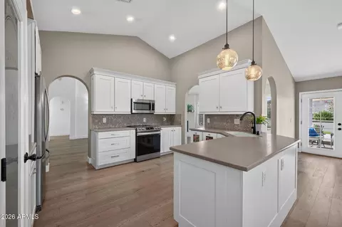 Kitchen - 4602 E Kachina Trl, Phoenix, AZ 85044 photo 2 of 5