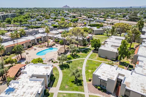 View/Area - 4201 E Camelback Rd #79, Phoenix, AZ 85018 photo 2 of 3