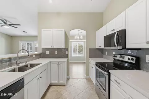 Kitchen - 3256 E Rosemonte Dr, Phoenix, AZ 85050 photo 1 of 4