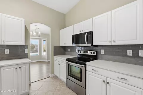 Kitchen - 3256 E Rosemonte Dr, Phoenix, AZ 85050 photo 2 of 4