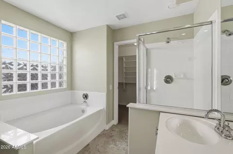 Bath - 3256 E Rosemonte Dr, Phoenix, AZ 85050 photo 2 of 5