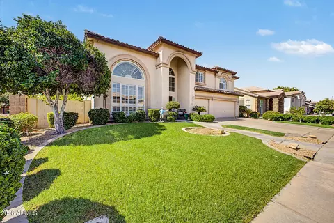 Exterior - 3907 E Indigo Bay Dr, Gilbert, AZ 85234 photo 3 of 10