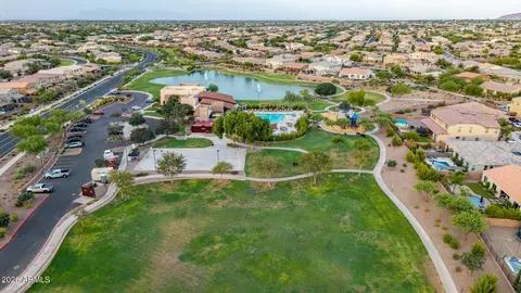View/Area - 2690 E Hazeltine Way, Gilbert, AZ 85298 photo 9 of 15
