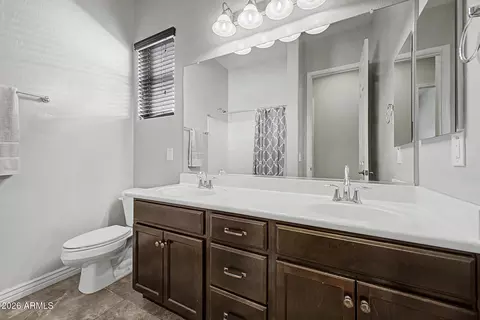 Bath - 2690 E Hazeltine Way, Gilbert, AZ 85298 photo 2 of 4