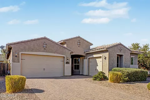 Exterior - 2690 E Hazeltine Way, Gilbert, AZ 85298 photo 3 of 12