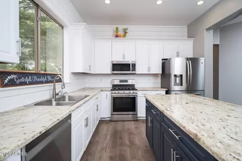 Kitchen - 1740 S Heritage Dr, Gilbert, AZ 85295 photo 3 of 3