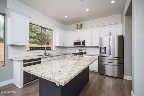 Kitchen - 1740 S Heritage Dr, Gilbert, AZ 85295 photo 2 of 3
