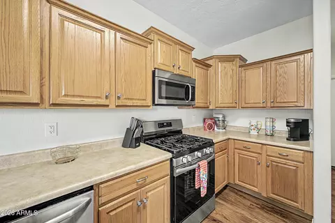 Kitchen - 8433 E Peralta Ave, Mesa, AZ 85212 photo 2 of 3