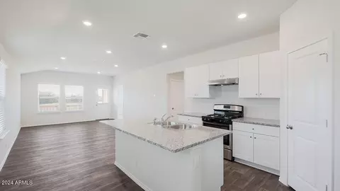 Kitchen - 2884 W Shapperd Ave, Apache Junction, AZ 85120 photo 2 of 2