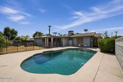 Exterior - 604 E Dunbar Dr, Tempe, AZ 85282 photo 9 of 11