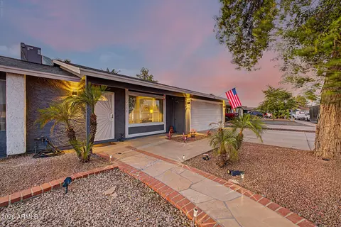 2208 W Silvergate Dr, Chandler, AZ 85224