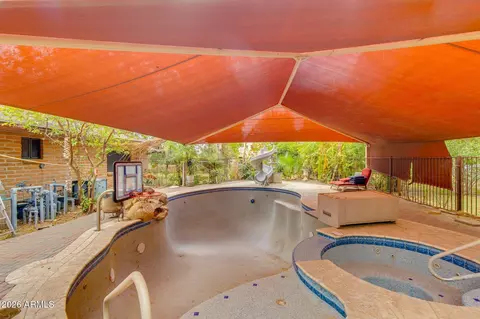 Exterior - 2240 E Whitton Ave, Phoenix, AZ 85016 photo 3 of 7