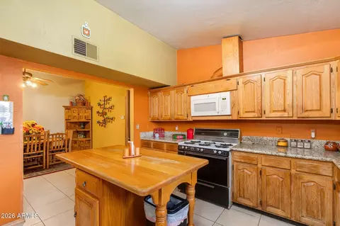 Kitchen - 2240 E Whitton Ave, Phoenix, AZ 85016 photo 2 of 2