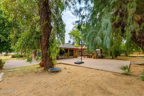 Exterior - 2240 E Whitton Ave, Phoenix, AZ 85016 photo 4 of 7