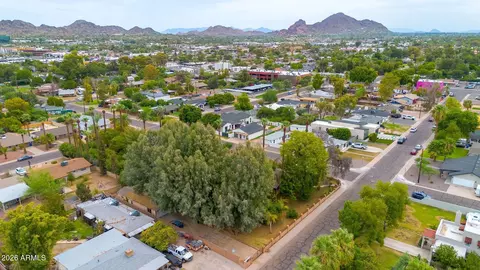 View/Area - 2240 E Whitton Ave, Phoenix, AZ 85016 photo 5 of 5