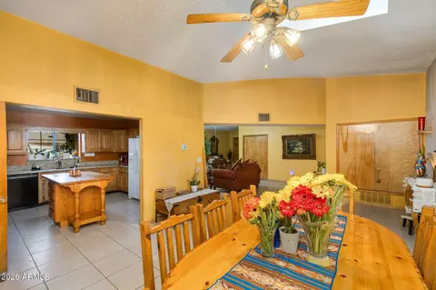 Dining - 2240 E Whitton Ave, Phoenix, AZ 85016 photo 2 of 2