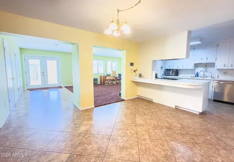 Dining - 3136 W Wethersfield Rd, Phoenix, AZ 85029 photo 1 of 1
