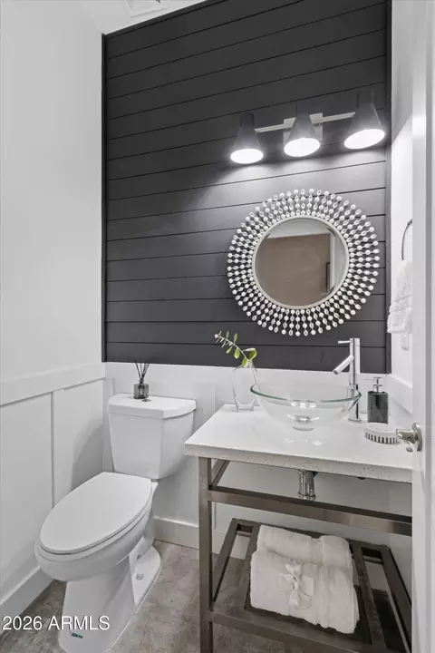 Bath - 3230 E Colter St, Phoenix, AZ 85018 photo 6 of 6