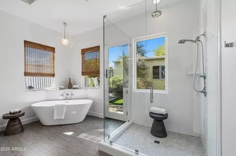 Bath - 3230 E Colter St, Phoenix, AZ 85018 photo 2 of 6