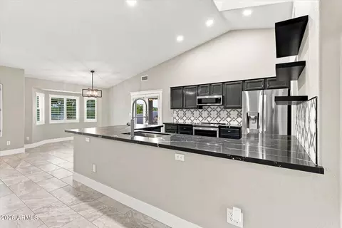 Kitchen - 1534 N Acacia Rd, Apache Junction, AZ 85119 photo 3 of 10