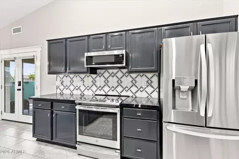 Kitchen - 1534 N Acacia Rd, Apache Junction, AZ 85119 photo 8 of 10