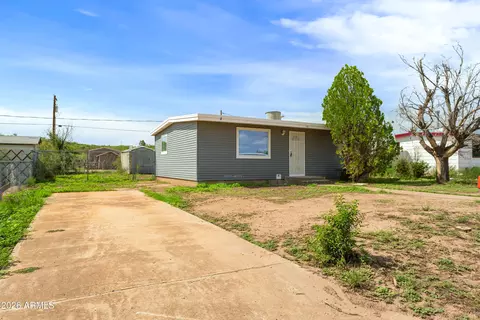 106 E Apache St, Huachuca City, AZ 85616